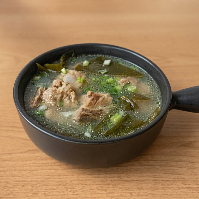 Kelp with Pork Ribs Soup